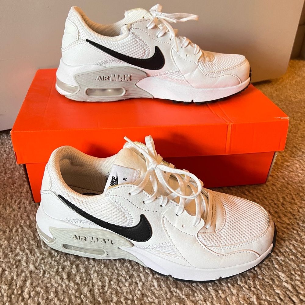 Nike White and Black Athletic Air Max Shoes